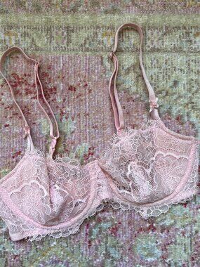 Victoria's Secret // lace balconette bra